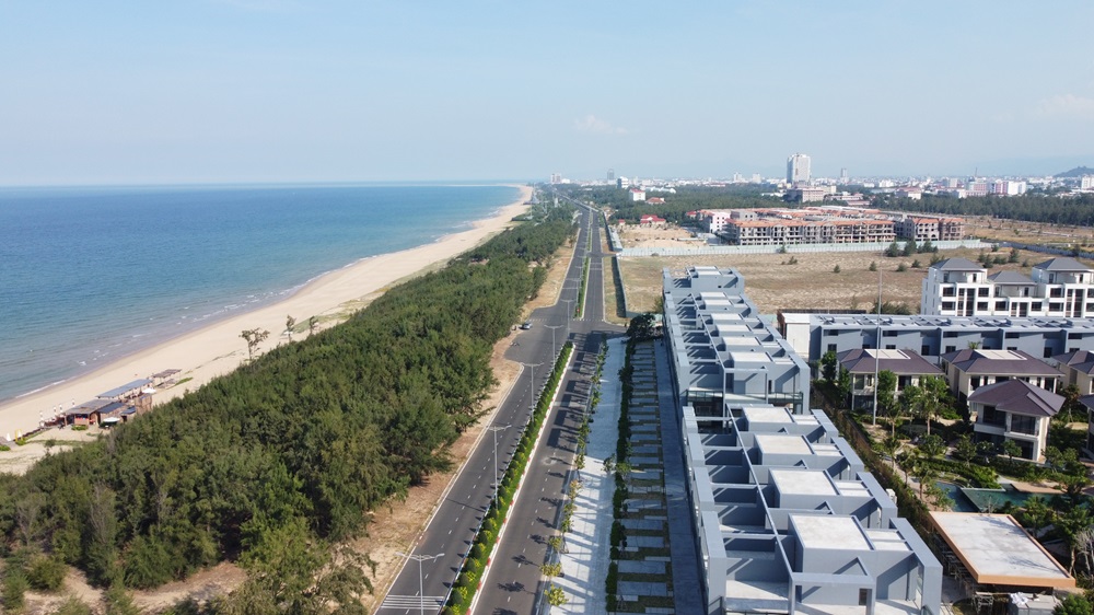 Dự án Tuyến đường bộ ven biển là công trình trọng điểm, giúp hoàn thiện đường ven biển của tỉnh.