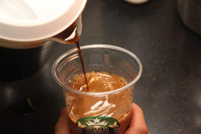 uống cà phê theo phong cách Starbucks còn giúp thực khách gọi tên được cảm nhận của vị giác và hiểu hơn về chính loại cà phê họ đang dùng