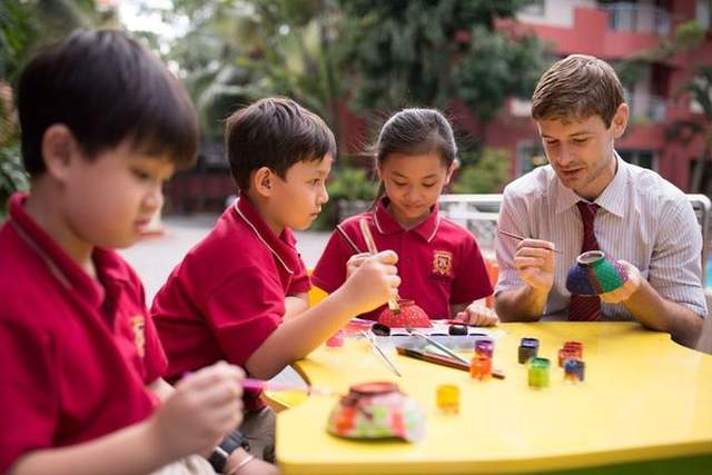 VAS là đơn vị đầu tiên đưa “Hệ thống 7 giá trị cốt lõi” vào giảng dạy bài bản, làm kim chỉ nam định hướng cho học sinh thành nhân trước khi thành công, ở những bậc học cao hơn và trong cuộc sống