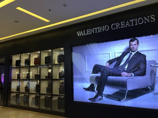 Các sản phẩm mang thương hiệu Valentino Creations được người tiêu dùng Việt Nam đón nhận dù xung quanh còn nhiều hiểu lẩm về xuất xứ hàng hóa