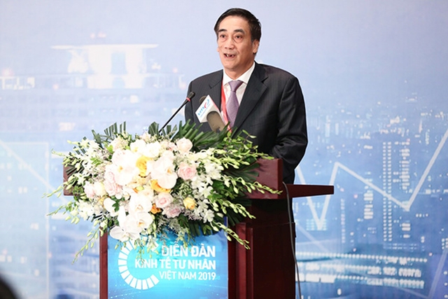 Ông Trần Xuân Hà cho rằng, để tiếp tục phát triển thị trường vốn, khơi thông dòng vốn trung - dài hạn cho phát triển kinh tế, trong thời gian tới, Bộ tài chính phải thực thi mạnh tay nhiều giải pháp c