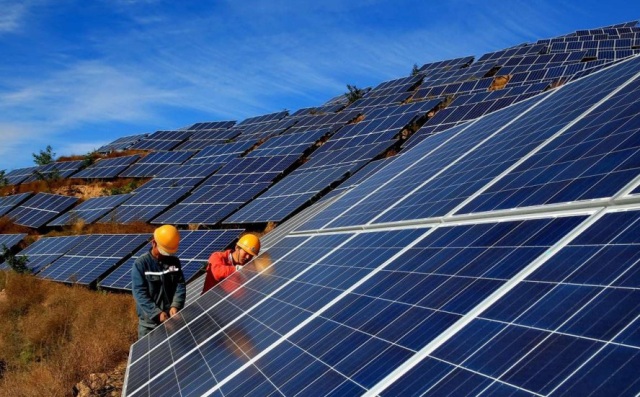 Cuộc đua điện mặt trời tại Việt Nam đang giúp các công ty sản xuất pin của Trung Quốc hưởng lợi. 