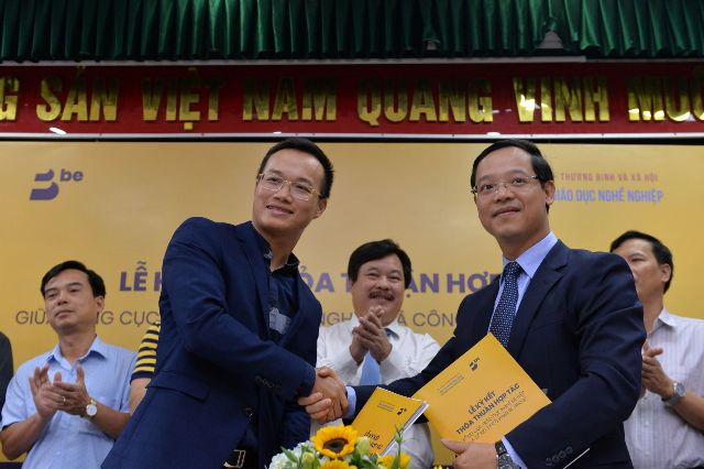 Hai bên cùng hợp tác tổ chức các hoạt động nâng cao kỹ năng nghề cho TXCN trên cả nước, bước đầu là cuộc thi “Tay Lái Vàng” và khóa huấn luyện “Tài xế công nghệ chuyên nghiệp” đầu tiên tại Việt Nam dành cho tài xế công nghệ.