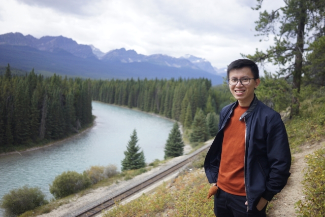 Nguyễn Quốc Khánh, một trong những kỹ sư phần mềm siêu giỏi đang làm việc tại những tập đoàn công nghệ hàng đầu tại Silicon Valley là Amazon là thầy dạy cho STEAM for Vietnam. Cuối năm 2018, sau một năm làm việc ở Amazon, anh giành được giải “Best Engineer Award” - kỹ sư xuất sắc nhất trong hơn 30 kĩ sư phần mềm.