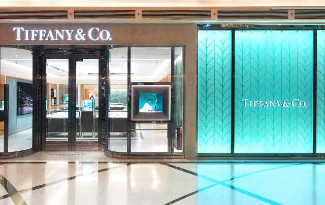 Tiffany&Co. đã bắt tay với DAFC nhằm mang tới cho giới mộ điệu Việt Nam những sản phẩm trang sức cao cấp nhất.  