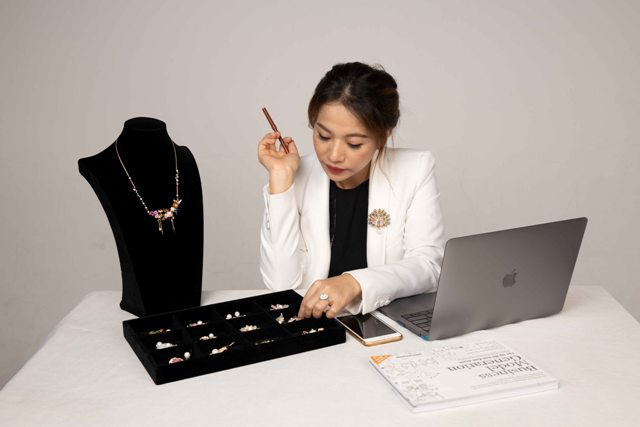 Nhờ khả năng thiết kế (R&D) của các nhà thiết kế trẻ tại Việt Nam khiến Kya Jewel có được lợi thế thẩm mỹ đáp ứng đúng phân khúc khách hàng trẻ trung