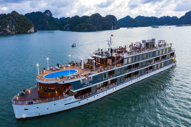 Tàu 5 sao mang tên Heritags Cruises Binh Chuan Cat Ba Archipelago được ông Hà chính thức đưa vào vận hành cuối năm 2019