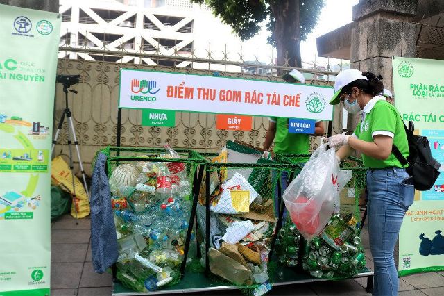 Hiện Unilever Việt Nam đã giảm 55% nhựa nguyên sinh, 62% bao bì sản phẩm có thể tái chế, và 100% bao bì nhựa cứng đều có sử dụng nhựa tái chế