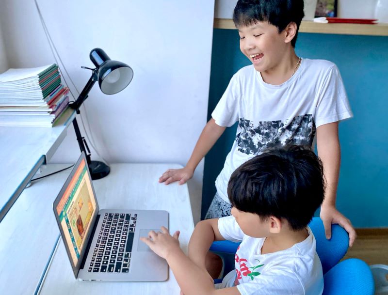 Edupia làm người bạn đồng hành cùng 2 anh em Nguyên và Minh trong chuyến hành trình chinh phục Tiếng Anh