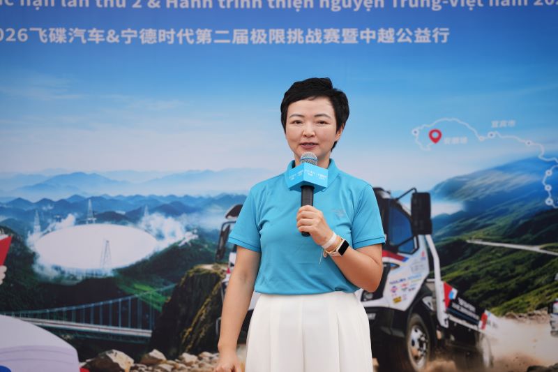 Bà Jiang Wenjuan, Tổng giám đốc FEIDI, cho biết hành trình xuyên biên giới hơn 3.000 km nhằm kiểm chứng năng lực vận hành thực tế của các mẫu xe qua quãng đường dài, nhiều điều kiện đường sá và tình huống sử dụng. Ảnh: FEIDI