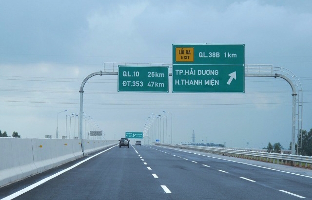 Tuyến cao tốc Hà Nội - Hải Phòng 6 làn xe, hiện đại nhất Việt Nam vừa được thông xe vào tháng 12/2015
