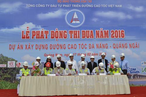 Các đơn vị ký cam kết phấn đấu thông xe 65 km đầu tiên cao tốc Đà Nẵng – Quảng Ngãi trước 31/12/ 2016