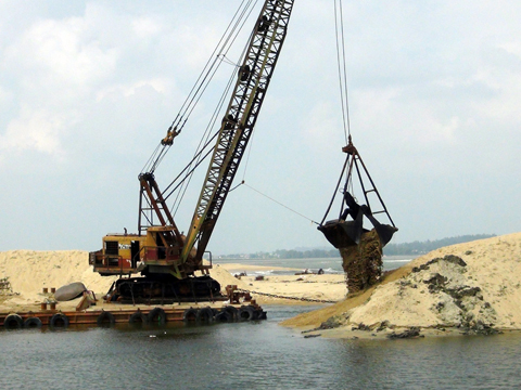 Rất nhiều Dự án nạo vét luồng đường thủy nội địa kết hợp tận thu cát được đăng ký nhưng chậm được triển khai.