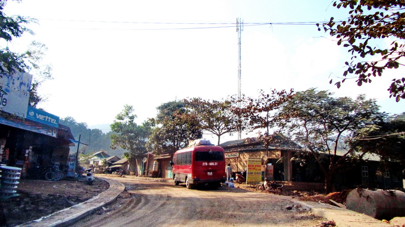 Một đoạn đường qua huyện Mường Nhé, Lai Cai