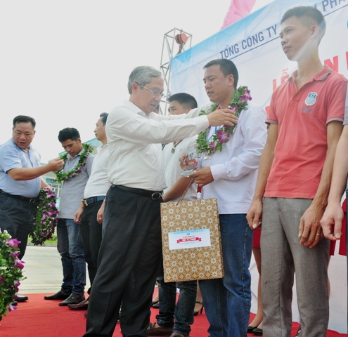 VEC tổ chức tri ân khách hàng - phương tiện thứ 10 triệu lưu thông trên cao tốc Nội Bài - Lào Cai
