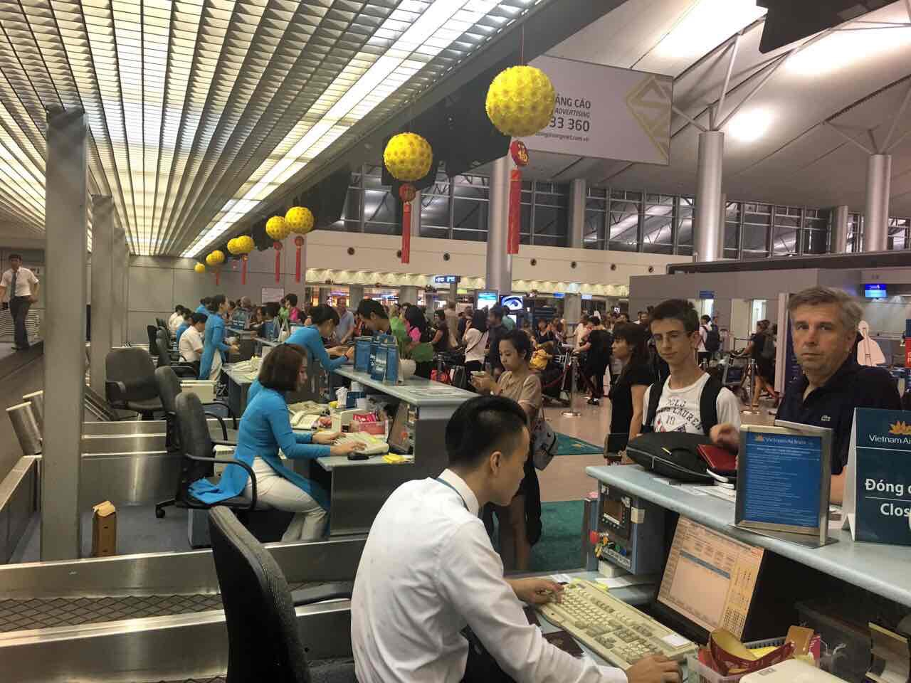  Trong 2 tháng đầu năm 2017, với trọng điểm phục vụ cao điểm Tết Đinh Dậu, chỉ số đúng giờ của Vietnam Airlines và các công ty thành viên tiến bộ vượt bậc với đạt 88%, tăng gần 10 điểm % so với năm 2016 trong bối cảnh hạ tầng quá tải, đặc biệt tại sân bay Tân Sơn Nhất.