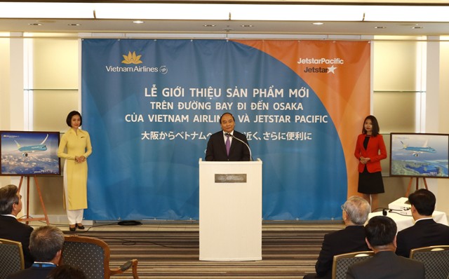 Thủ tướng Chính phủ Nguyễn Xuân Phúc phát biểu tại buổi lễ, chúc mừng Vietnam Airlines và Jetstar Pacific với sự phát triển nhanh chóng và thành công trong việc không ngừng hoàn thiện sản phẩm đường bay đi/đến Nhật Bản.