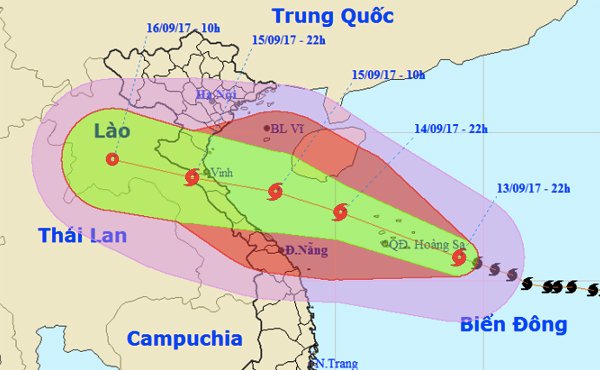 Sáng 15/9, bão số 10 (Doksuri) dự kiến đổ bộ khu vực tỉnh Nghệ An - Quảng Trị với sức gió mạnh nhất ở vùng gần tâm đạt cấp 13 (135-150 km/h), giật cấp 15.