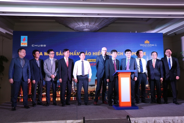 Lãnh đạo Vietnam Airlines và PVI kích hoạt khai trương sản phẩm bảo hiểm du lịch TripCARE