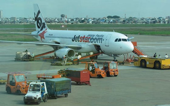 Du khách của hãng hàng không Emirates trên thế giới muốn khám phá Việt Nam có thể đặt vé chặng quốc tế đến Tp.Hồ Chí Minh, Hà Nội và kết nối các chuyến bay nội địa Jetstar Pacific đến 14 thành phố, điểm du lịch nổi tiếng của Việt Nam. 