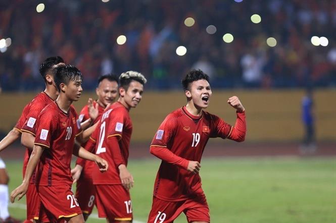 Đội tuyển Việt Nam có chuyến hành quân đến sân vận động Panaad, thành phố Bacolod để đối đầu Philippines trong trận bán kết lượt đi AFF Cup 2018 lúc 18h30 ngày 2/12. 