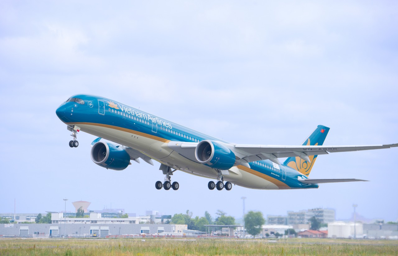 Chuyến bay được khai thác bằng máy bay thân rộng Airbus A350 theo tiêu chuẩn dịch vụ 4 sao quốc tế của Vietnam Airlines.