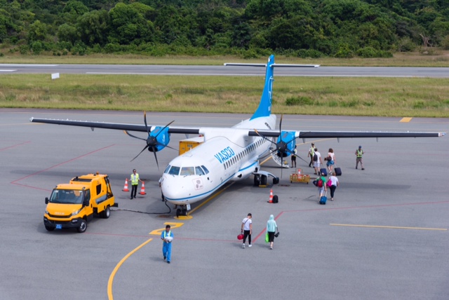 Công ty bay Dịch vụ hàng không (VASCO) đang khai thác các đường bay ngắn kết nối các địa phương và trung tâm du lịch của Việt Nam.