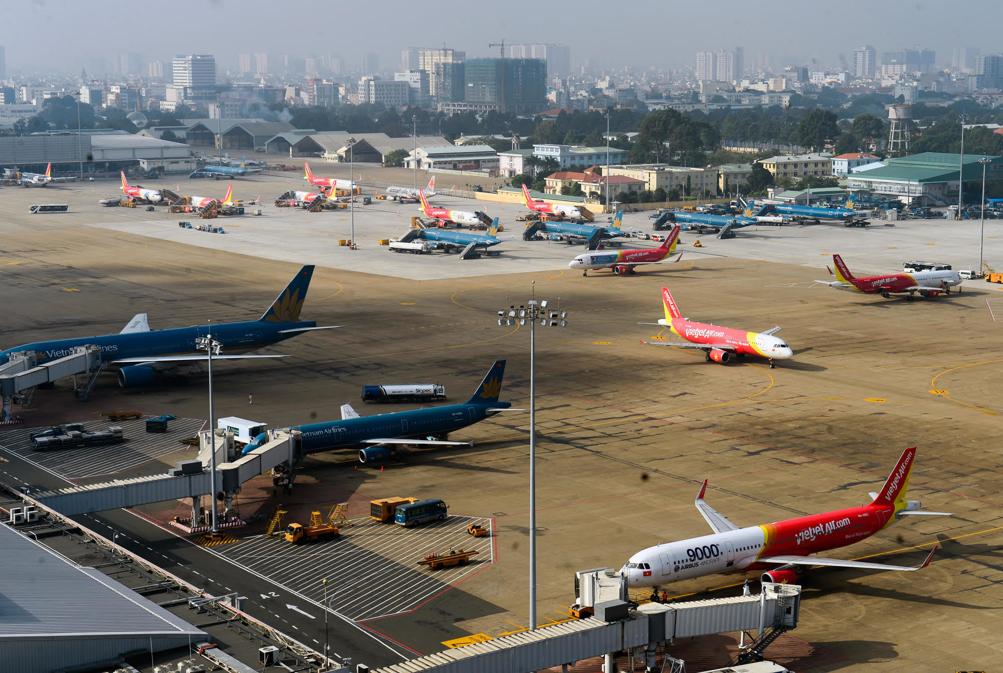 Thị trường hàng không hiện có sự tham gia khai thác của 5 hãng hàng không Việt Nam và hơn 70 hãng hàng không nước ngoài