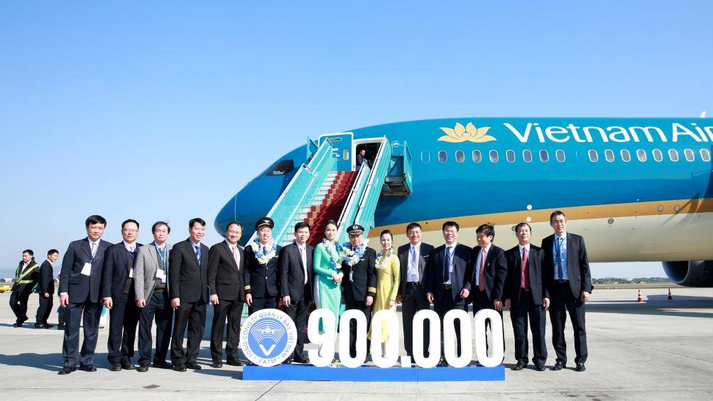 sự kiện chào đón chuyến bay điều hành thứ 900 nghìn của TCT Quản lý bay VN là mốc quan trọng đánh dấu sự trưởng thành của Tổng công ty.