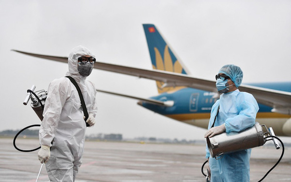 Toàn bộ chuyến bay nội địa của Vietnam Airlines đều được phun khử trùng ngay khi hạ cánh tại Hà Nội, Đà Nẵng, Tp Hồ Chí Minh