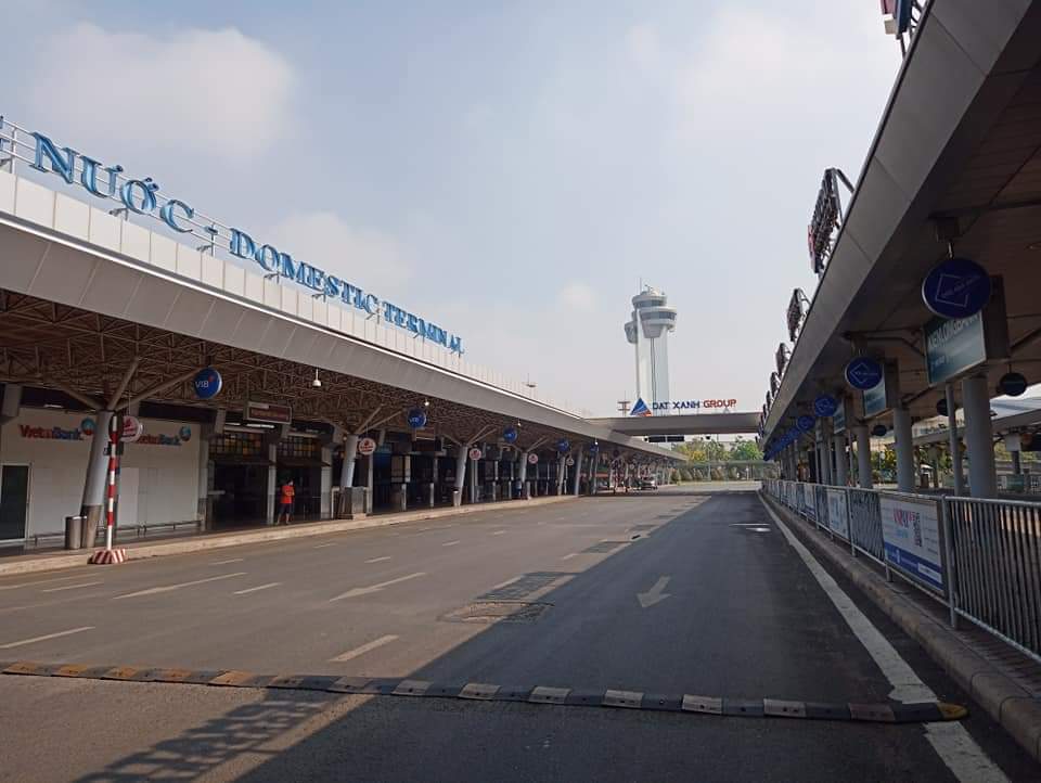 Nha ga đến nội địa Cảng hàng không quốc tế Tân Sơn Nhất vắng lặng vào ngày 20/4/2020.