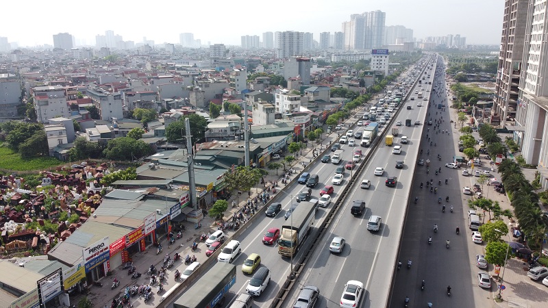 Tuyến đường vành đai 3 Hà Nội đã mãn tải, thường xuyên ùn tắc kéo dài vào những dịp cuối tuần.