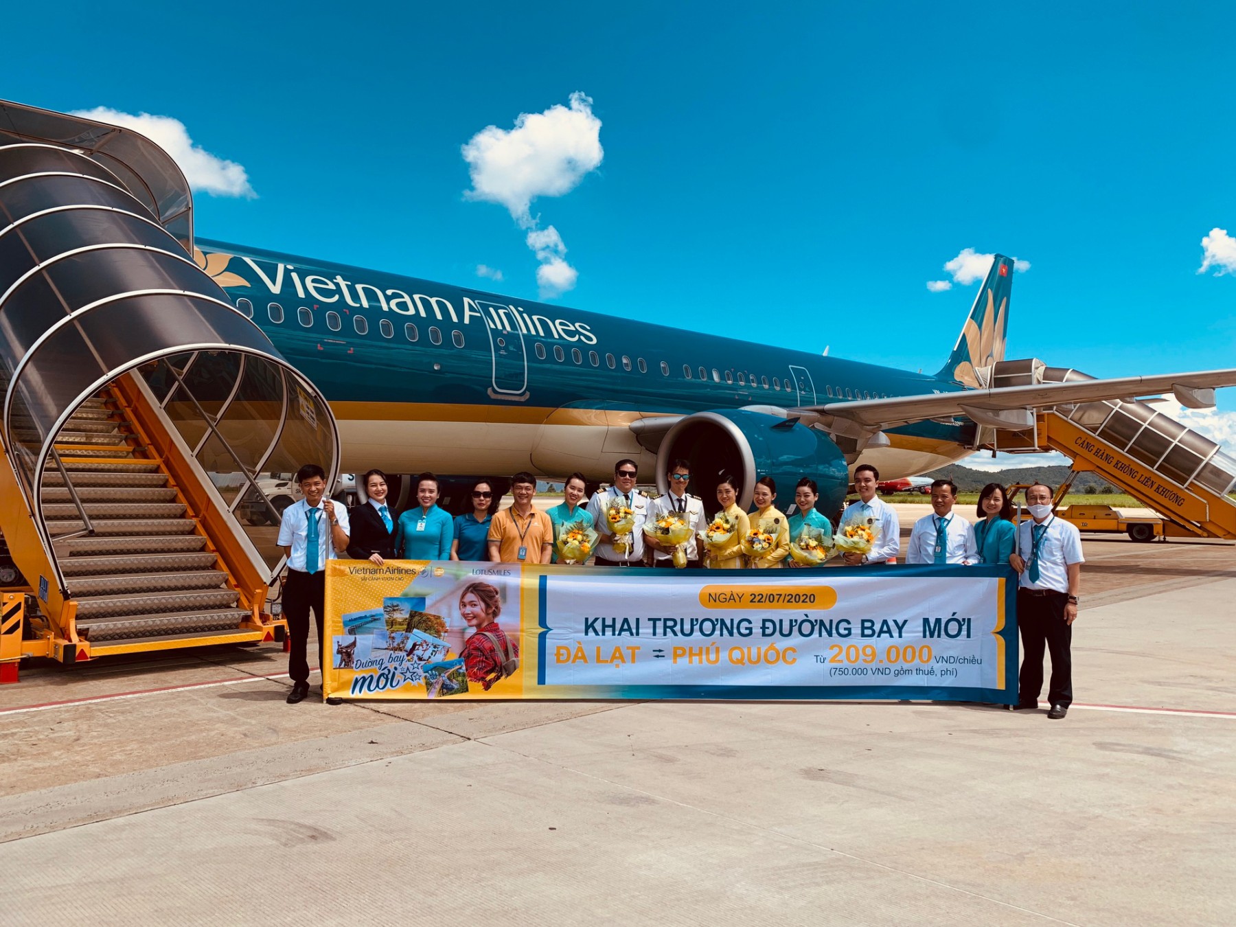 Vietnam Airlines đang khai thác đường bay Hải Phòng - Điện Biên với tần suất 4 chuyến khứ hồi/tuần vào các ngày thứ 2, 4, 6, Chủ nhật. Đường bay Đà Lạt - Phú Quốc được khai thác 3 chuyến khứ hồi/tuần vào các ngày thứ 4, 6, Chủ nhật. 