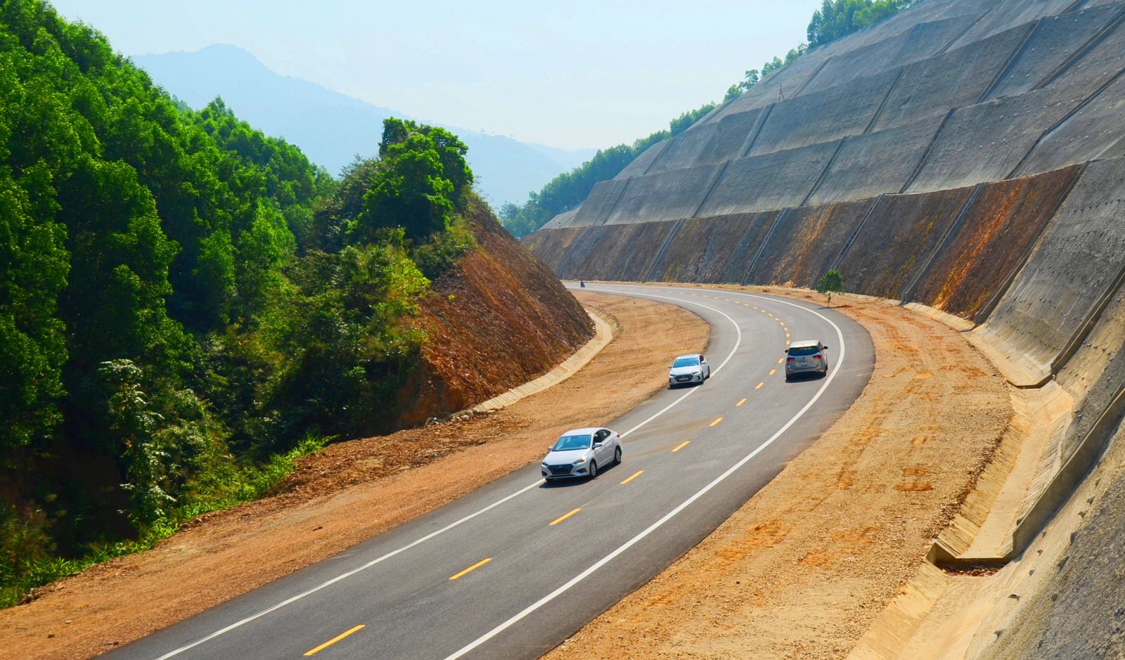 Một đoạn cao tốc Bắc - Nam qua Thừa Thiên Huế sắp được đưa vào khai thác.