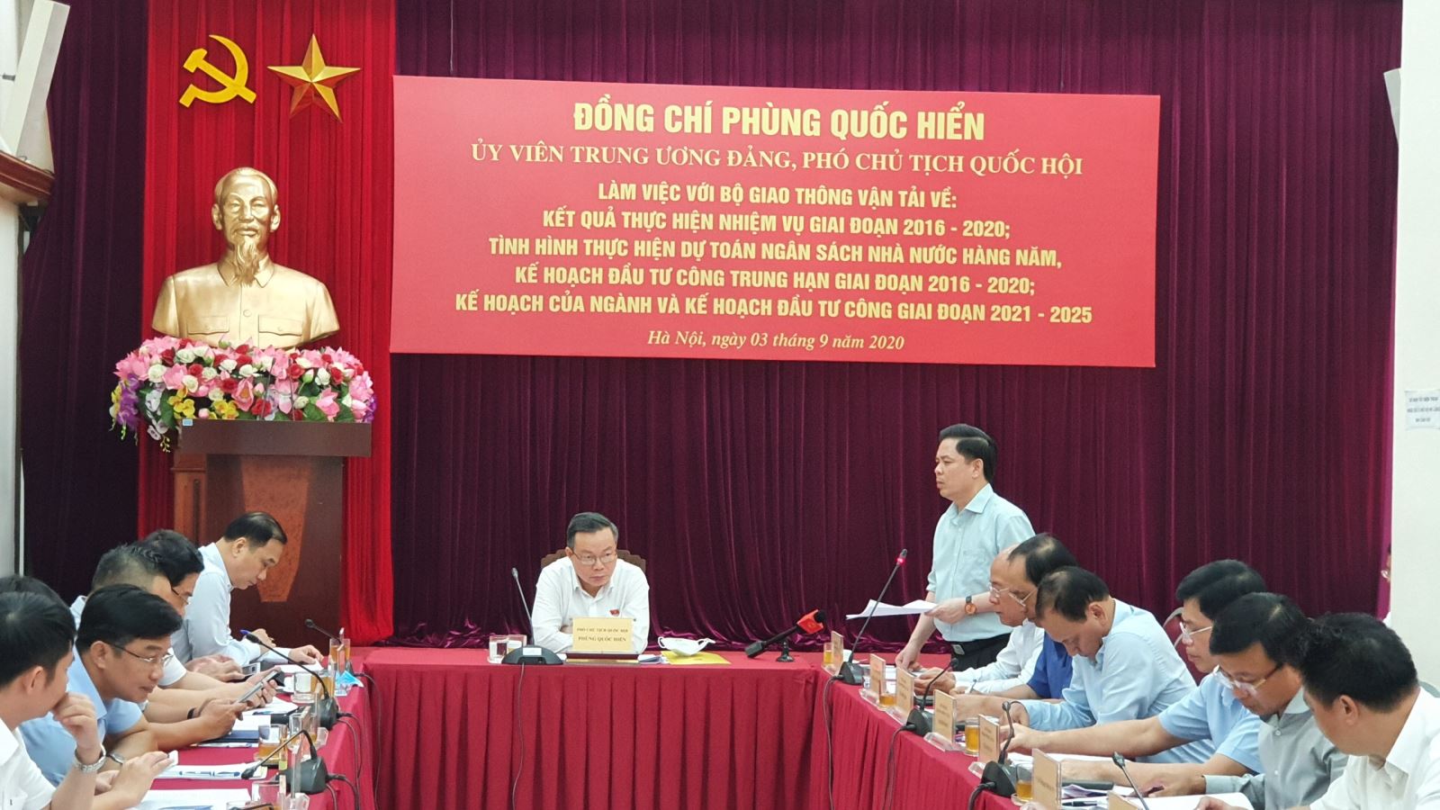 Bộ trưởng Bộ GTVT Nguyễn Văn Thể phát biểu tại buổi làm việc