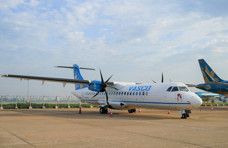 Các đường bay này đều được khai thác bởi Công ty bay dịch vụ Hàng không - VASCO (đơn vị thành viên của Vietnam Airlines) bằng máy bay ATR72.