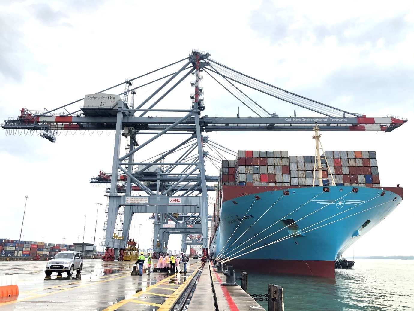 Cảng Quốc Tế Cái Mép (CMIT) tiếp nhận tàu container lớn nhất trọng tải 214,121 tấn được đưa vào Việt Nam khai thác.