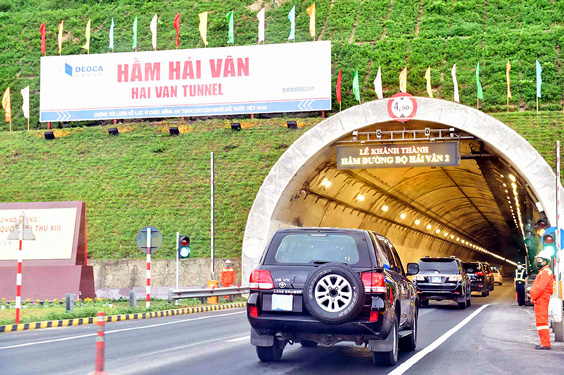 Hầm đường bộ Hải Vân 2 - một hạng mục thuộc Dự án BOT hầm đường bộ qua Đèo Cả sẽ được nhà đầu tư đưa vào phục vụ Tết trong ít ngày tới.