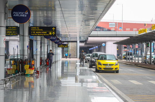 Cảnh vắng lăng tại sân bay Nội Bài trong những ngày cuối cùng của năm Âm lịch 2020.