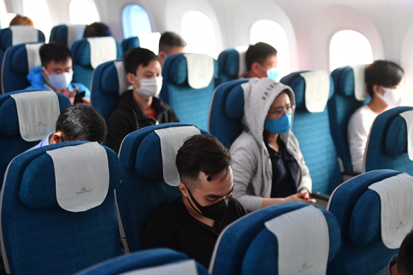 Vietnam Airlines luôn duy trì các quy chuẩn khắt khe của ngành hàng không quốc tế trong công tác phòng, chống dịch bệnh, để bảo vệ sức khỏe của hành khách, tổ bay và cộng đồng. 