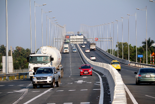 Tuyến cao tốc Tp.HCM – Long Thành – Dầu Giây dài 55 km, được đưa vào khai thác từ tháng 2/2015, hiện đã có dấu hiệu mãn tải.