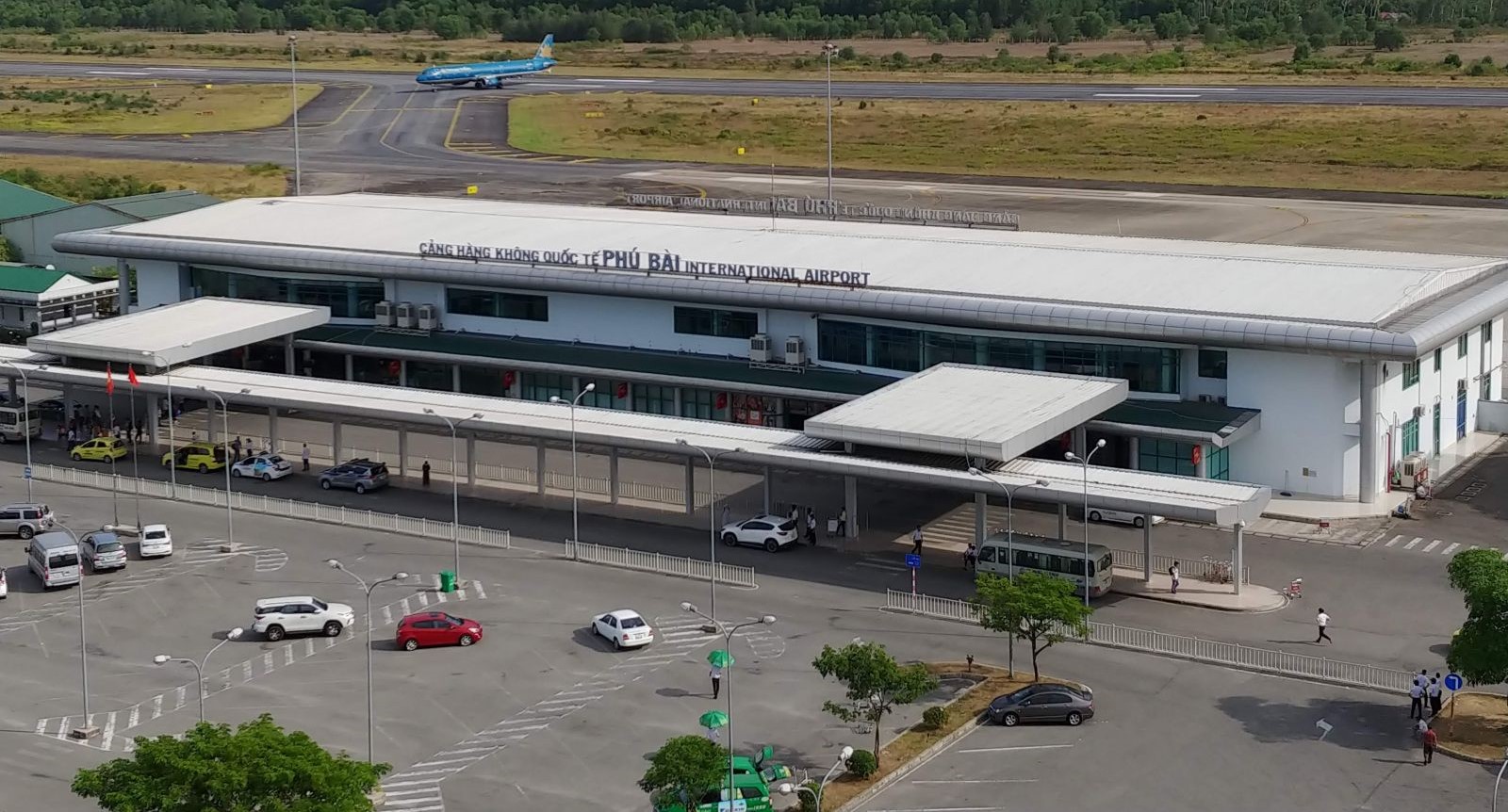 Sân bay Phú Bài.