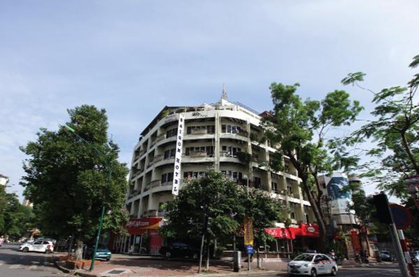 Khách sạn thương mại Sài Gòn tại số 80 Lý Thường Kiệt đang được Tổng công ty Đường sắt Việt Nam đưa vào góp vốn xây dựng một khách sạn 4 sao.