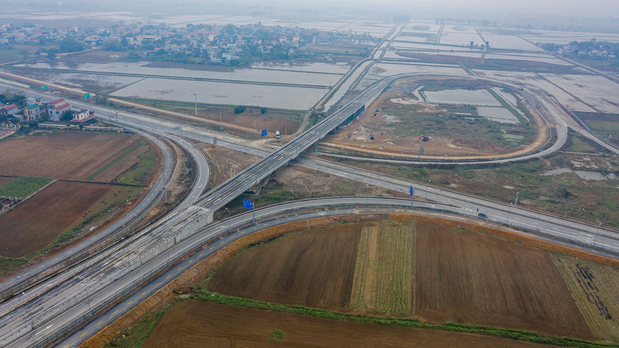 Một đoạn tuyến cao tốc Cao Bồ - Mai Sơn.