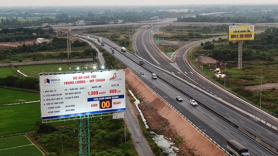 Một đoạn cao tốc Trung Lương - Mỹ Thuận.