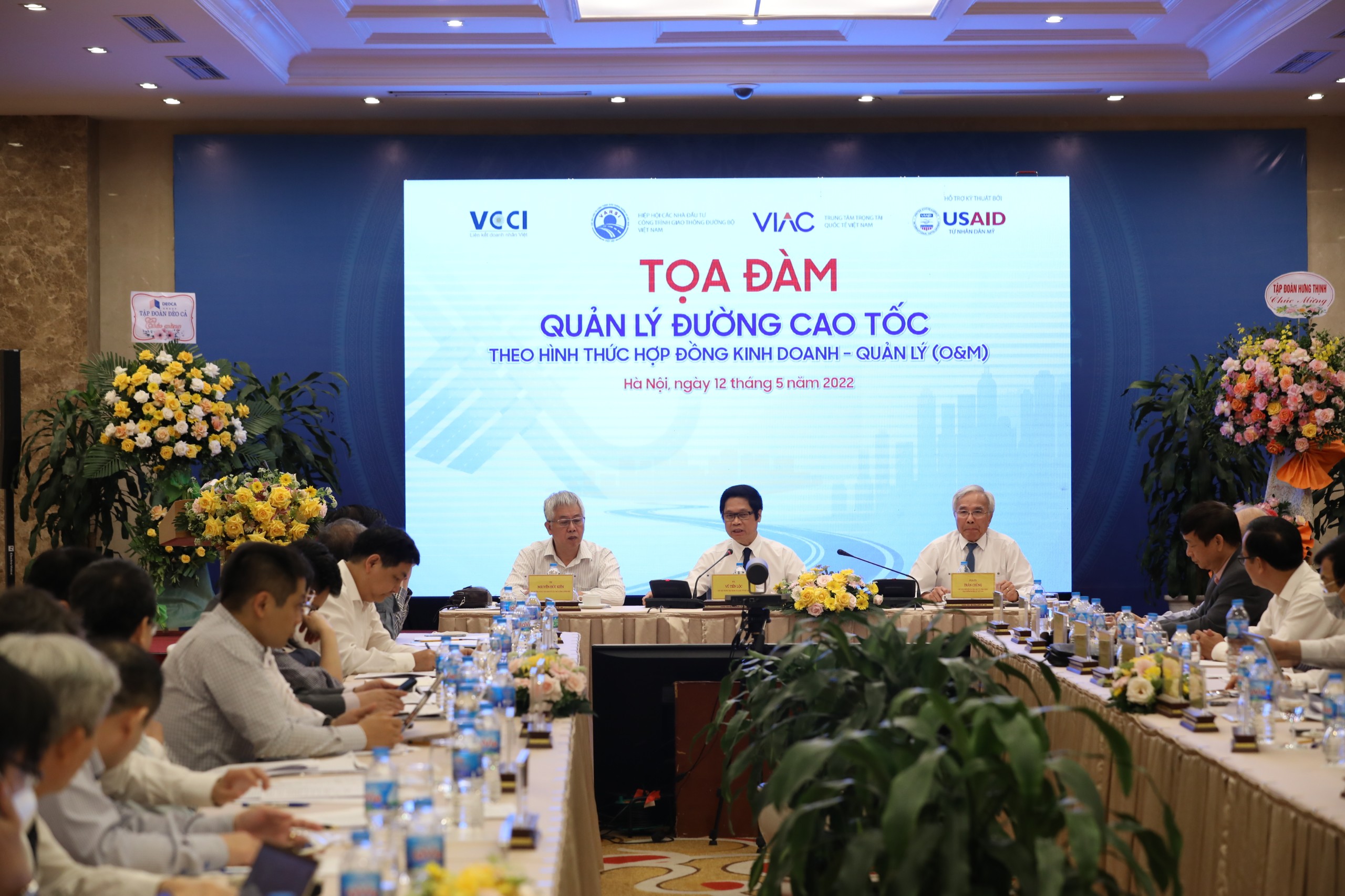 Quang cảnh cuộc tọa đàm.