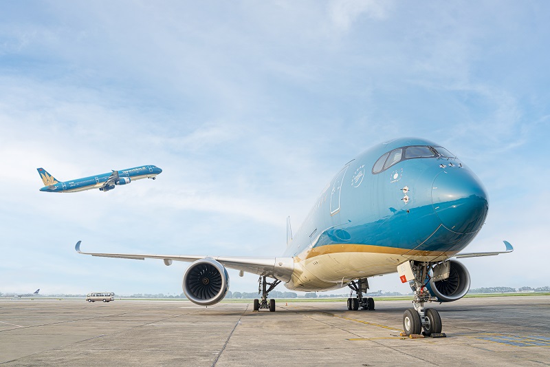 Một tàu bay thân rộng A350 được Vietnam Airlines khai thác chuyên tuyến Hà Nội, TP.HCM - Paris.