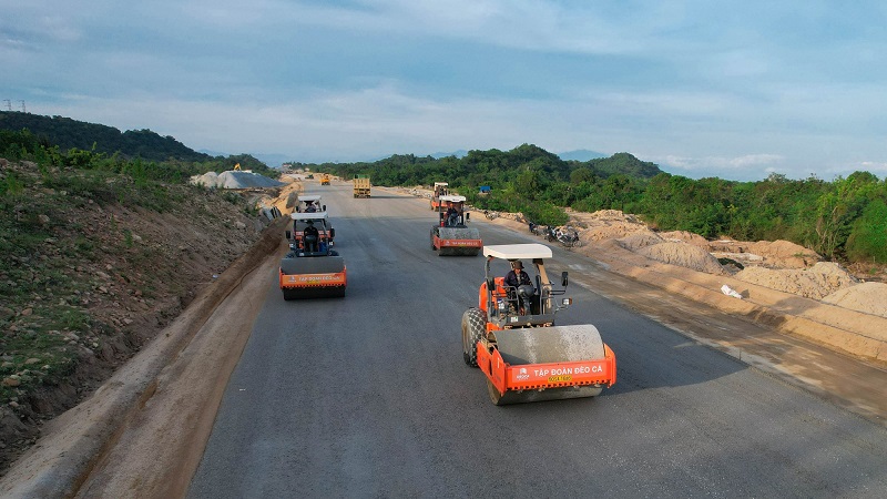 HHV thi công cao tốc Nha Trang - Vĩnh Hảo.