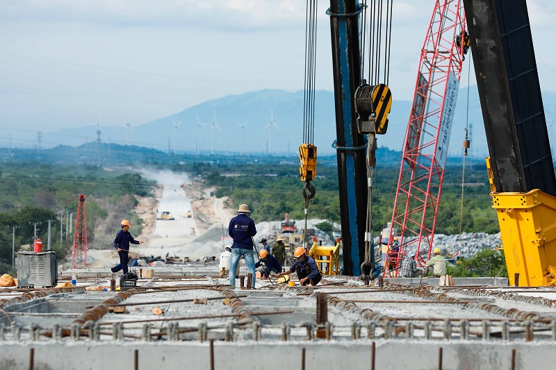 HHV thi công cao tốc Bắc- Nam, đoạn Quảng Ngãi - Hoài Nhơn.