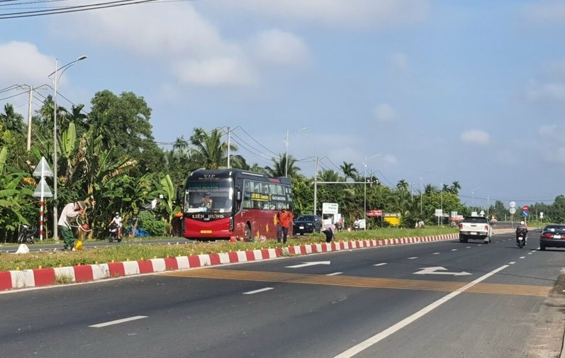 Một đoạn Quốc lộ 1 đoạn từ TP. Ngã Bảy, tỉnh Hậu Giang đến huyện Châu Thành, tỉnh Sóc Trăng.